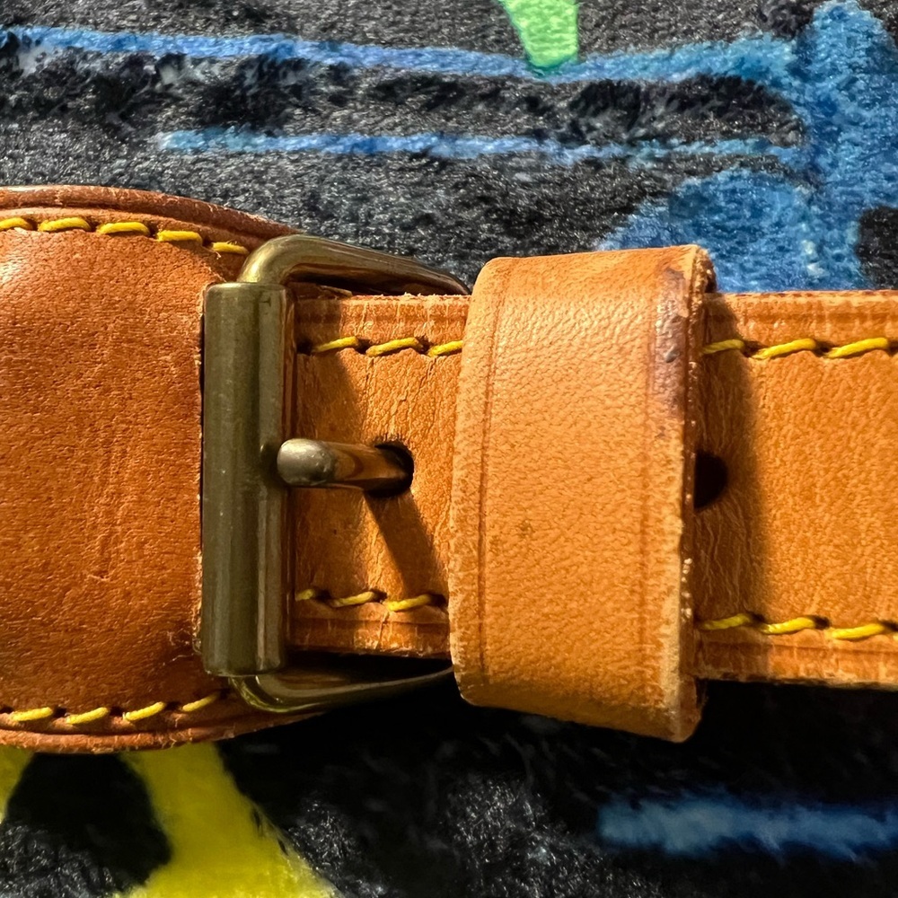 ‼️SOLD‼️LOUIS VUITTON LEATHER STRAP CROSSBODY/ SHOULDER/ DUFFLE BAGS 110”CM - Picture 6 of 12